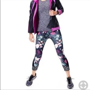 Athleta Floral Relay 2.0 Capri Leggings in Black Orchid